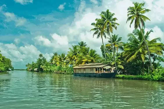 Top 10 Places To Visit In Kerala
