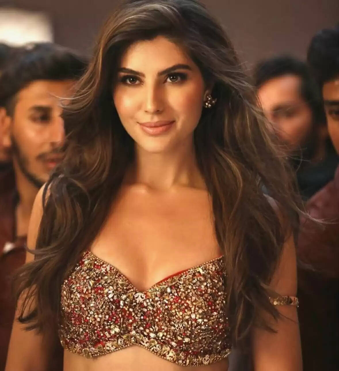 Elnaaz Norouzi Biography, Wiki, Age, Height, Boyfriend, Career, Net Worth In 2025