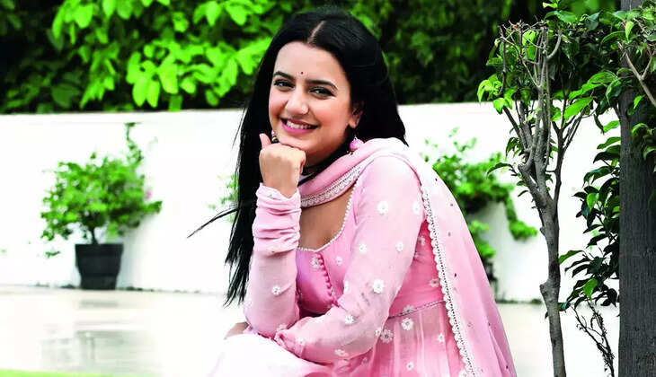 Aastha Sharma (Neerja) Age, Net Worth, Career, Boyfriend, Family