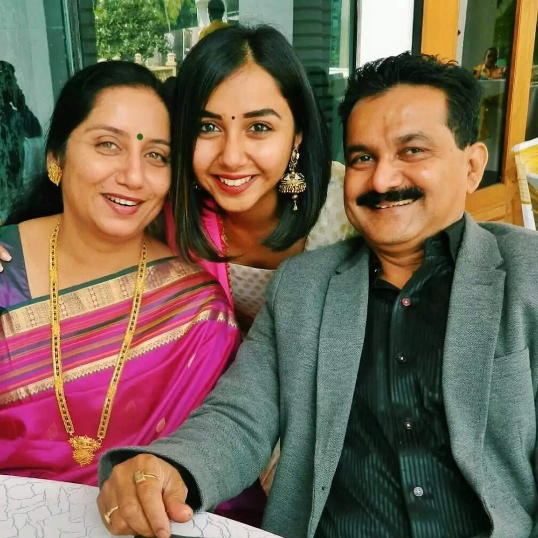 Prajakta Koli with her parents