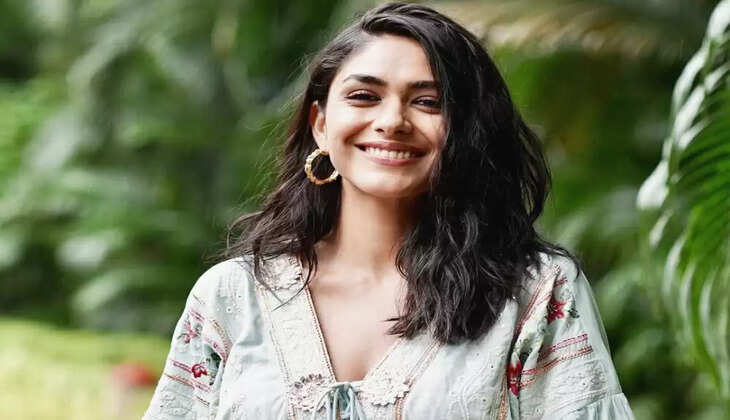 Mrunal Thakur 