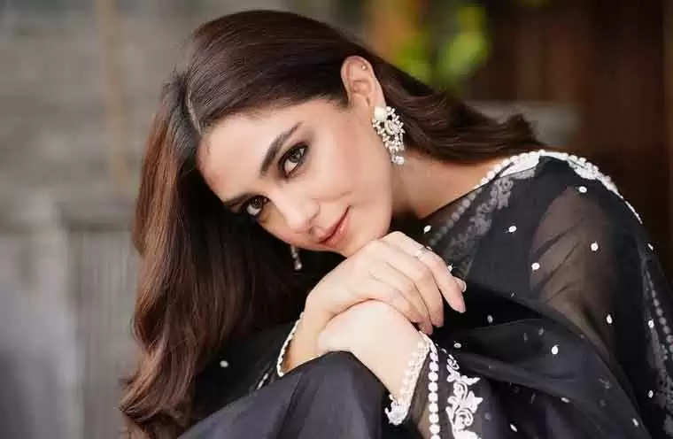 Actress Maya Ali  Biography, Age, Family, Wiki 