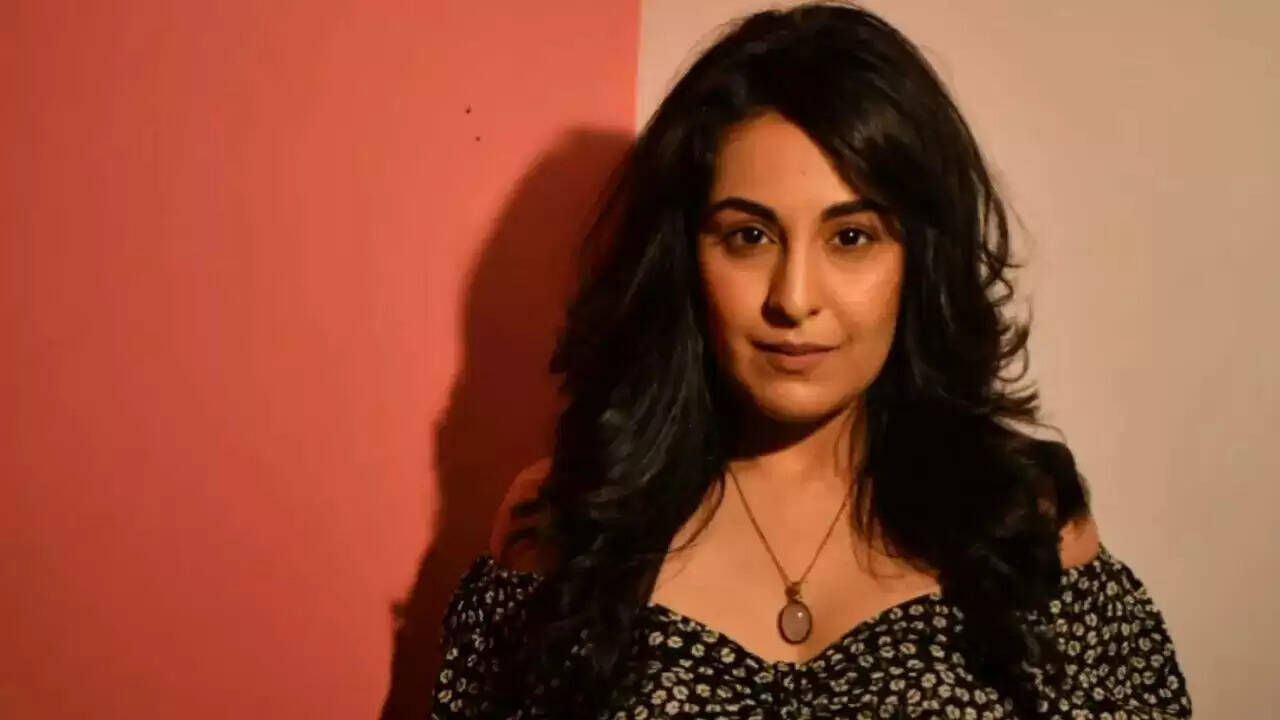 Coral Bhamra Wiki, Boyfriend, Age, Biography, Family, Career, Net Worth In 2025