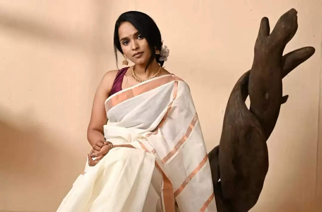 Actress Pavani Karanam Biography, Age, Husband, Family, Movies, Wiki, Photos In 2025