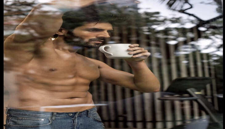Top 10 Hottest Pics of Kartik Aaryan in 2022!