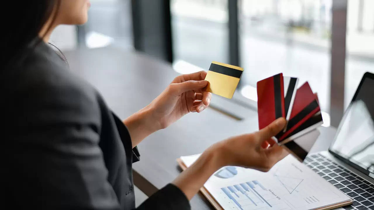 Top 5 Reasons Why Customised Cards Are the Future of Banking