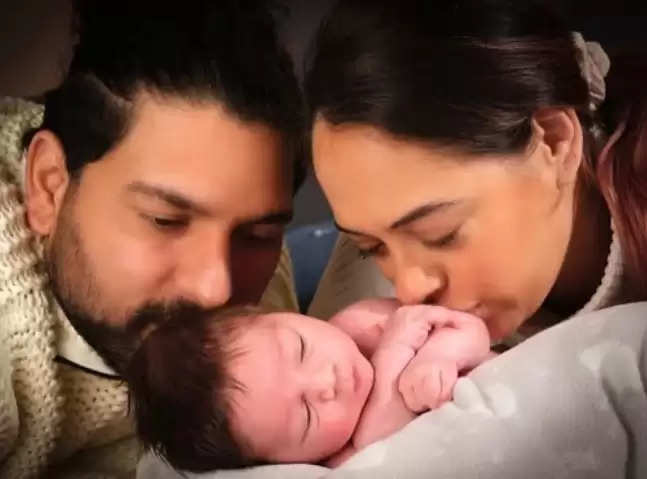 Yuvraj Singh and Hazel Keech with their son