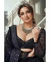 Actress Parineeti Chopra Age, Height, Weight, Wiki, Biography, Family