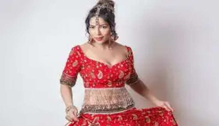 Ullu Actress Maahi Khan 