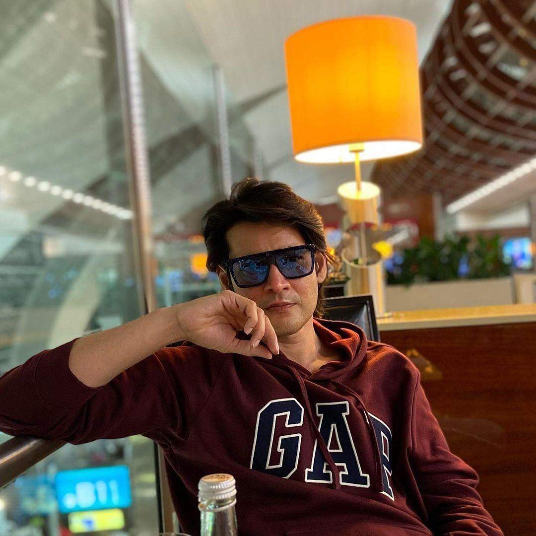 Mahesh Babu’s 3Am Airport Pic Rules the Internet