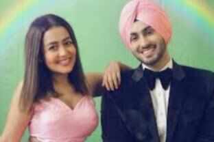 अपनी पत्नी नेहा कक्कर के लिए रोहनप्रीत सिंह ने गाया एक सॉन्ग, नेहा कक्कड़ इंप्रेस होकर बोली आई लव यू 