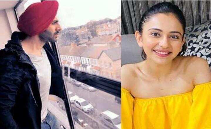 बॉलीवुड एक्टर्स कार्तिक आर्यन सोशल मीडिया पर अपना फोटो शेयर करते हुए,दोस्तों को दि लोहड़ी की बधाई