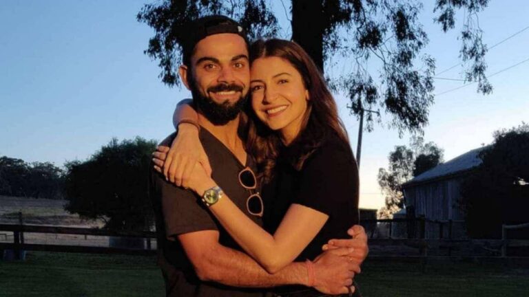 Virat And Anushka Serve Food To Everyone