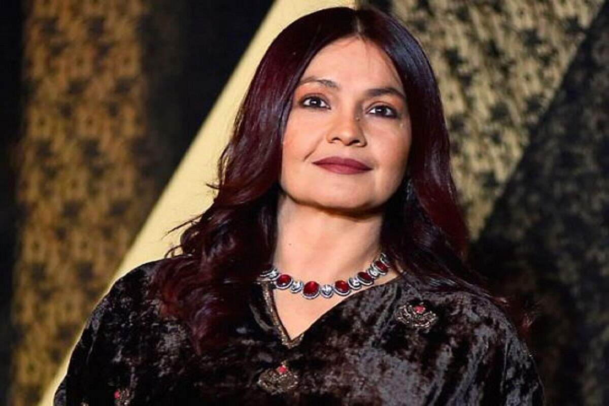 Pooja Bhatt's Love Life: From Ranvir Shorey Beating Her Up To Divorcing Manish Makhija After 11 Years
