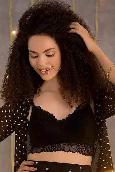 Bra Vs Bralette - Which is Right For My Breasts?