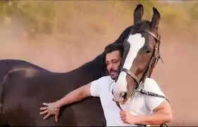 Bollywood News: Salman khan files case against neighbor, Shibani - Farhan Akhtar's Marriage, Selfiee