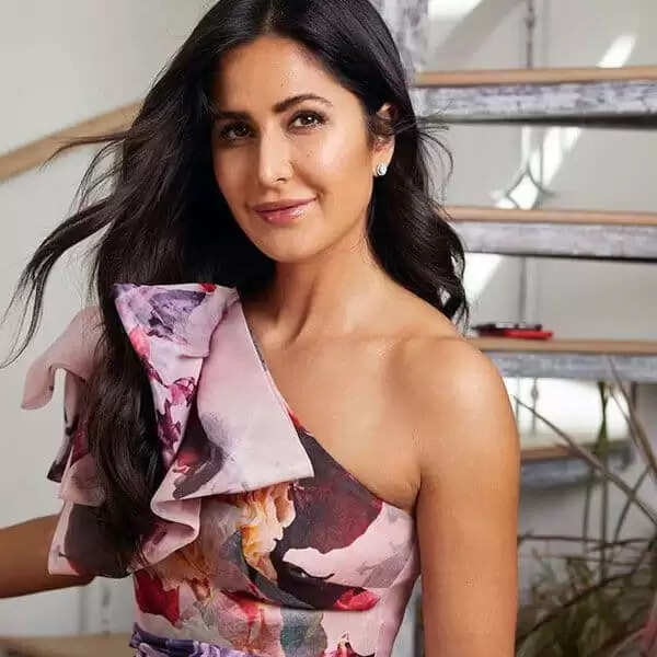 Top 10 Highest Paid-Bollywood Actresses In 2022