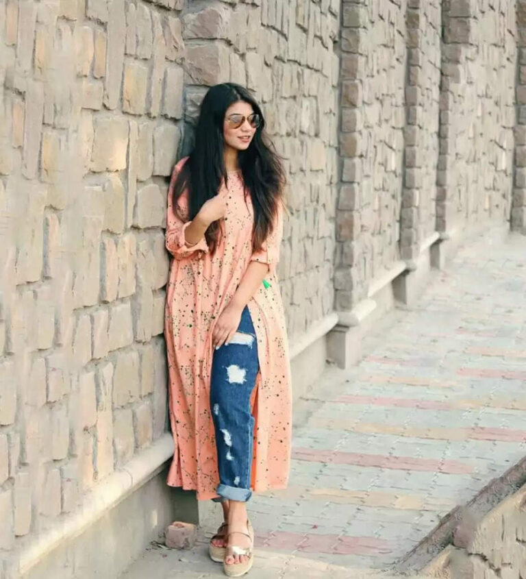 Three Types of Kurtis to Pair With Jeans!
