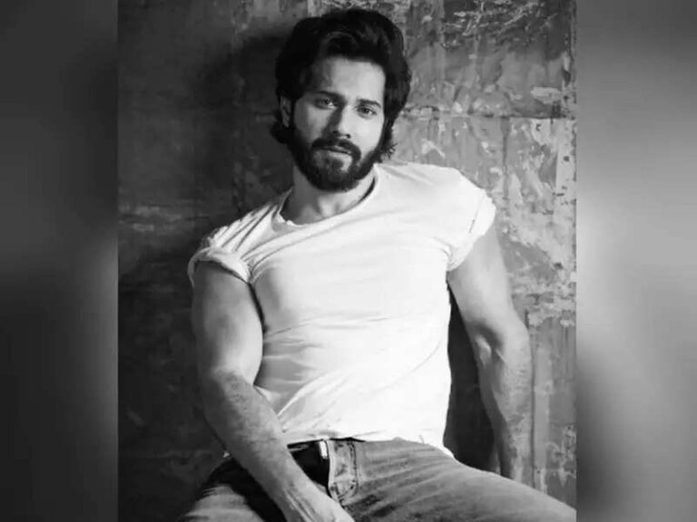 Top 10 Pics Of Varun Dhawan In 2022
