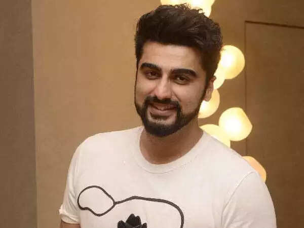 Arjun Kapoor Slays in ‘Red Heels’ & We Can’t Stop Singing ‘High Heels Te Nache Tan Tu Badi Jache’