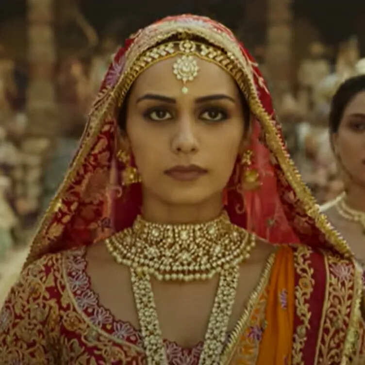 Manushi Chhillar Reveals a Scary Incident during Film's Shoot at Thar Desert