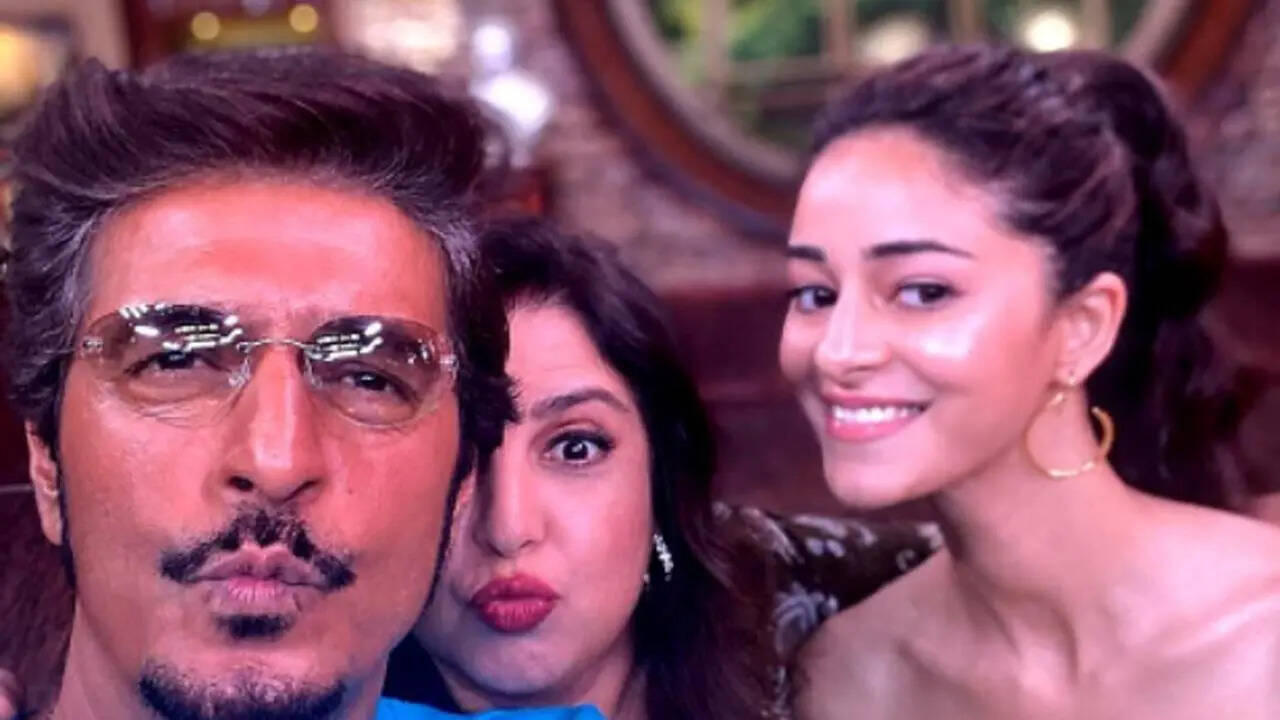 Farah Khan Tells Chunky Pandey Panday "Apni Beti Sambhal Pehle"