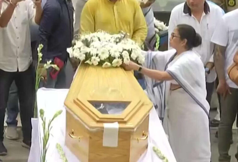 KK Funeral: Gun Salute Accorded To The Departed Soul