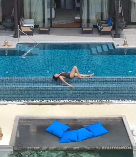 Sushmita Sen Drops Picture In Black Monokini From Vacay In Maldives!