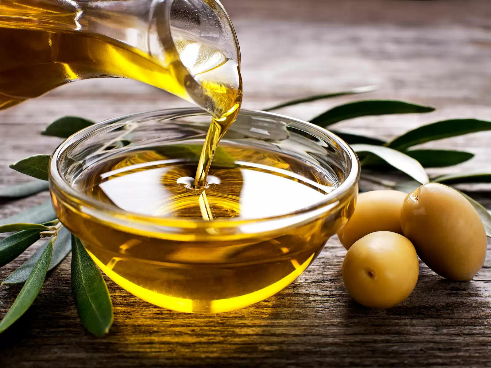 Top 5 Uses Of Olive Oil For Your Hair