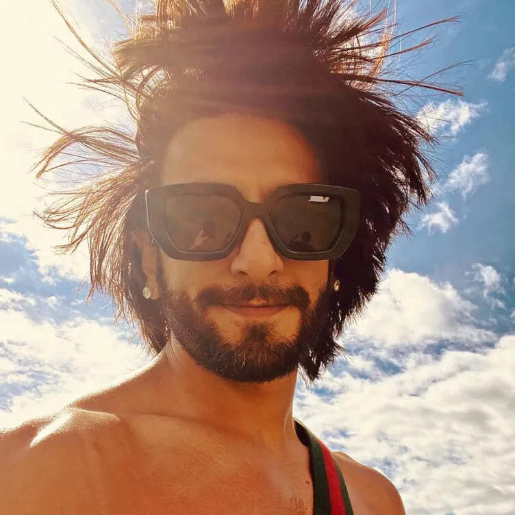Birthday Boy Ranveer Singh Gifts Fans a Shirtless Selfie