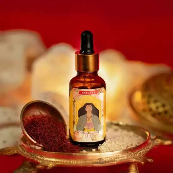What Is Kumkumadi Oil? What Are Its Benefits?