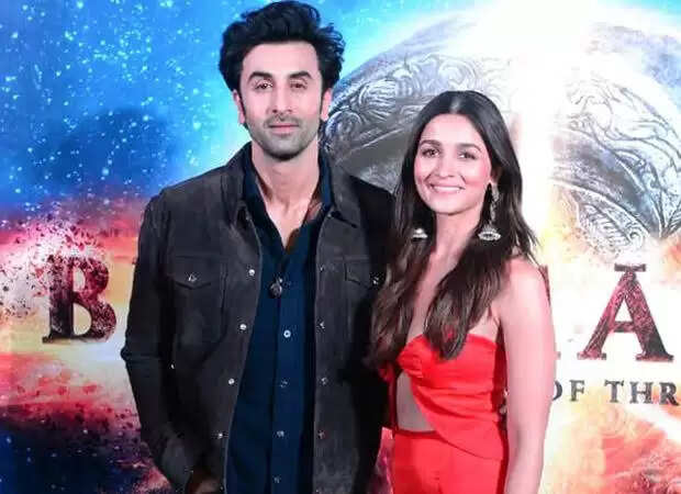 Brahmastra Song Deva Deva Out: Ranbir Kapoor Channels Inner 'Agni' in a Spectacular Way & Romances Alia Bhatt