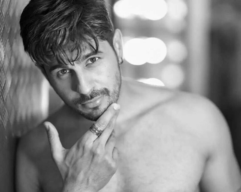 Sidharth Malhotra and Rakul Preet are Lost in Love in this Romantic Track