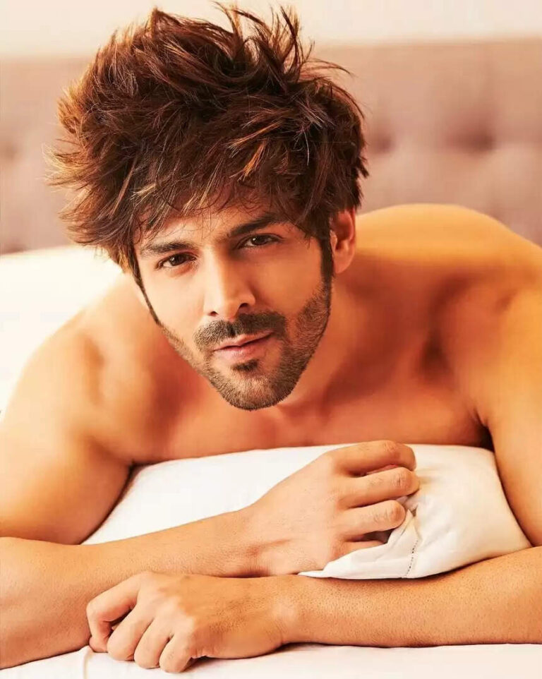 Kartik Aaryan and His Team Wear Pink on Sets of SatyaPrem Ki Katha, Actor Calls it ‘PinkDay’