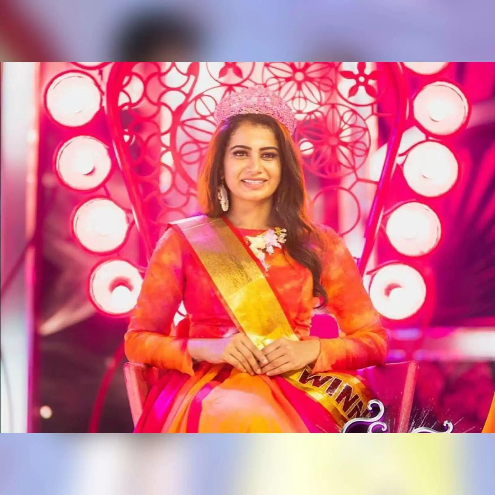 When VJ Parvathy Won The Title Of Zee Tamil Reality Show Super Queen