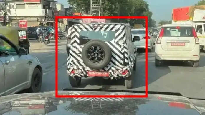 The Mahindra Thar looks massive next to the Maruti Jimny 5-door, and it could be released in India soon.
