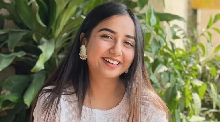Top 10 Female Youtubers of India