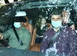 New Parents Ranbir Kapoor and Alia Bhatt Arrive Home with their Baby Girl