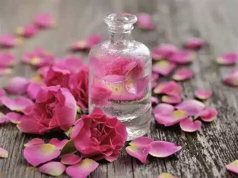 Benefits of Rose Water