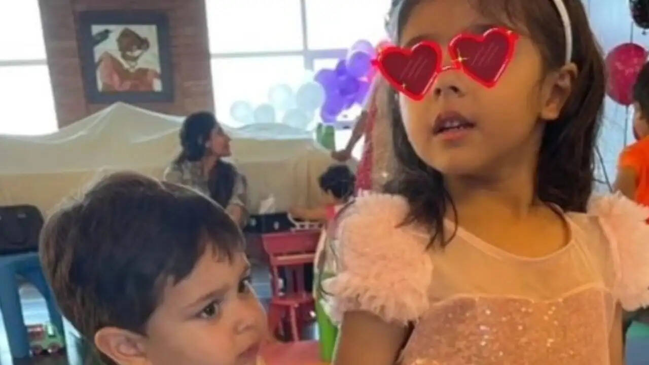 Kareena Kapoor's Goofball Jeh Ali Khan Adorably Holds on to Inaaya Naumi Kemmu