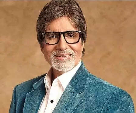 Amitabh Bachchan Urges Fans to Watch Uunchai in Theatres