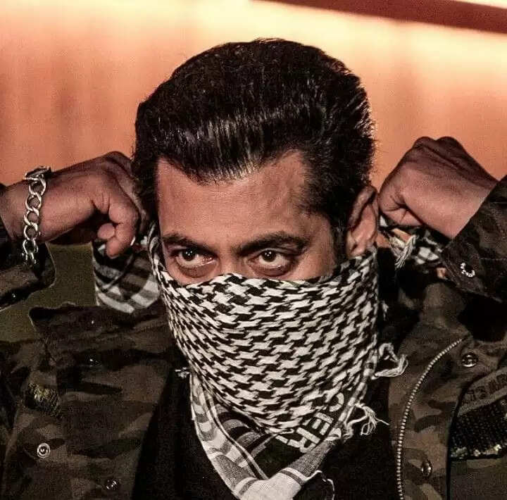 Reason Why Salman Khan Did Not Wear His Shirt For O O Jaane Jaana Song