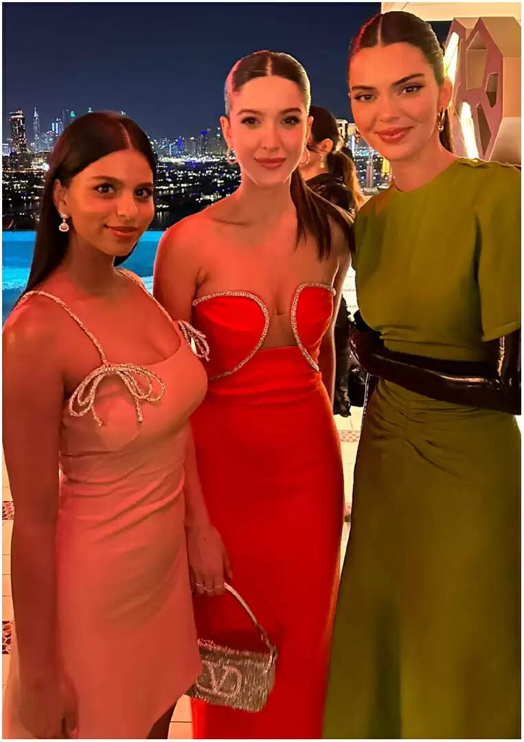 Suhana Khan-Shanaya Kapoor Party In Dubai With Kendall Jenner, Viral Photo