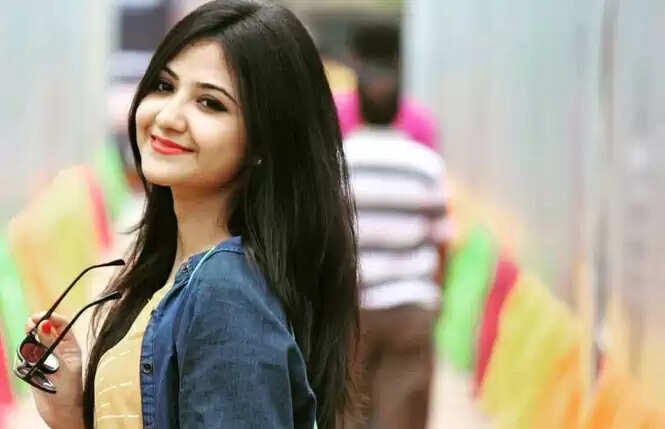 Bengali Actress Aishwarya Sen's bio, height, BF, Age, family & other details in 2023