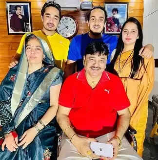 Diler Kharkiya's Age, Girl Friend, Family & Bio
