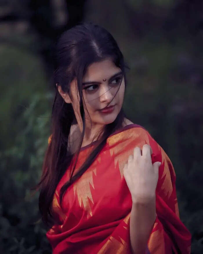 Get to know Sanjana Krishnamoorthy (Veloni) - Wiki, Biography, Age, Series, Movies & Family