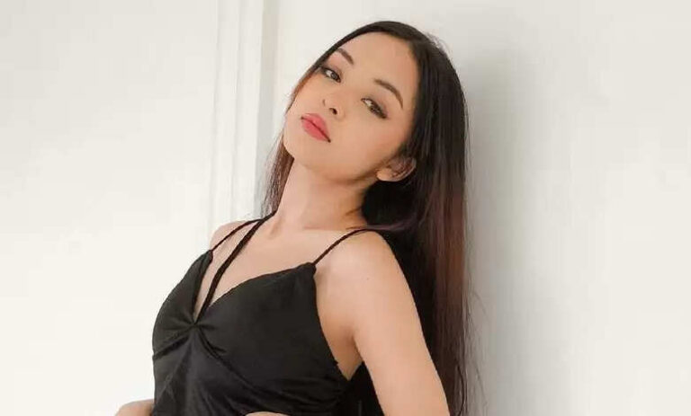 Simpal Kharel Age, Height, Family, Bio, Wiki, Net Worth, House In 2023