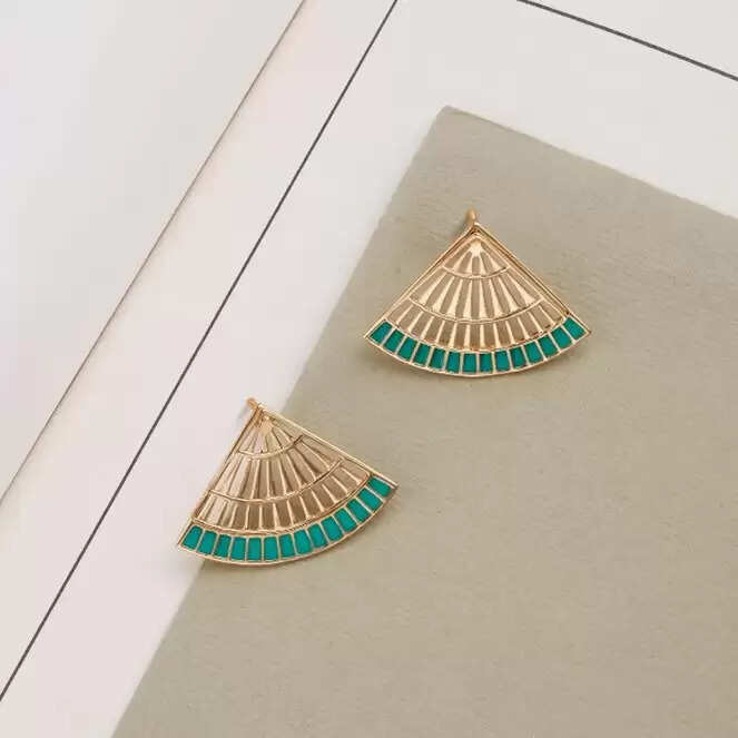 Earring Care 101: How to Clean and Store Your Jewellery