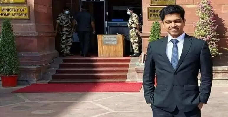 IAS Satyam Gandhi UPSC Marksheet, 10 & 12th Percentage, Optional subject, Biography in 2023