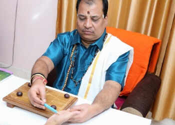 Top 5 Astrologers In Mumbai In 2023